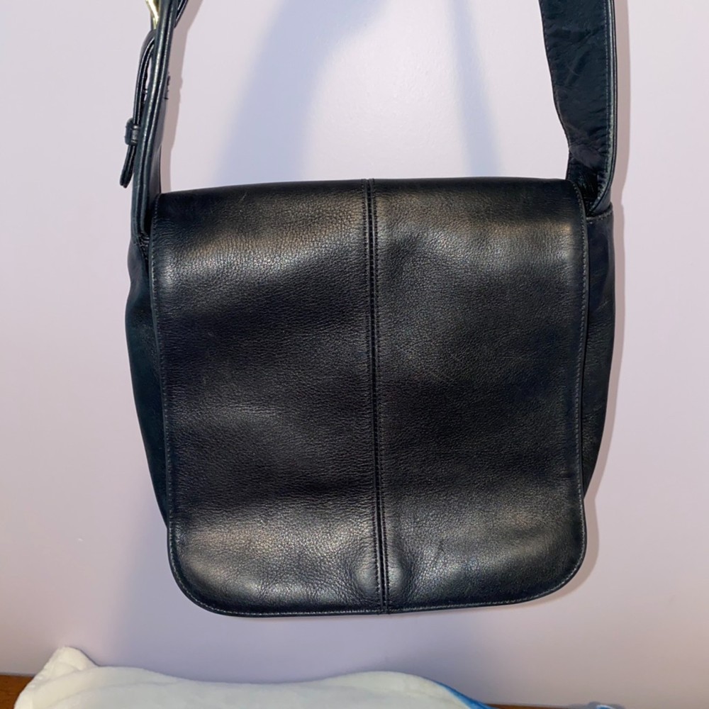 Coach VTG black leather crossbody flap bag snap closure saddle bag